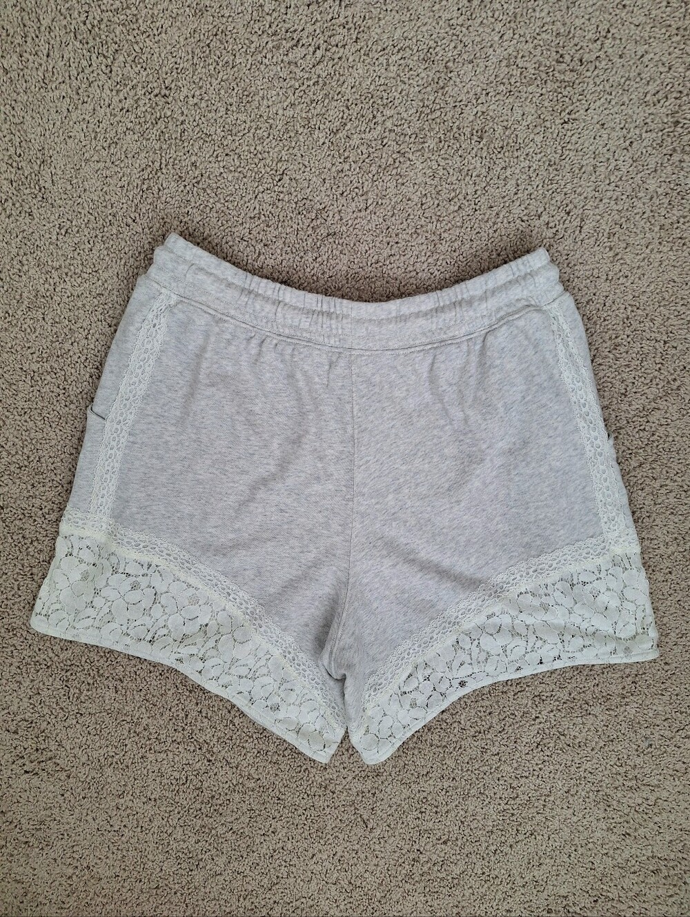Daily Practice Lace Guard Light Heather Grey Buttery Soft Sweat Shorts Medium - Picture 9 of 13